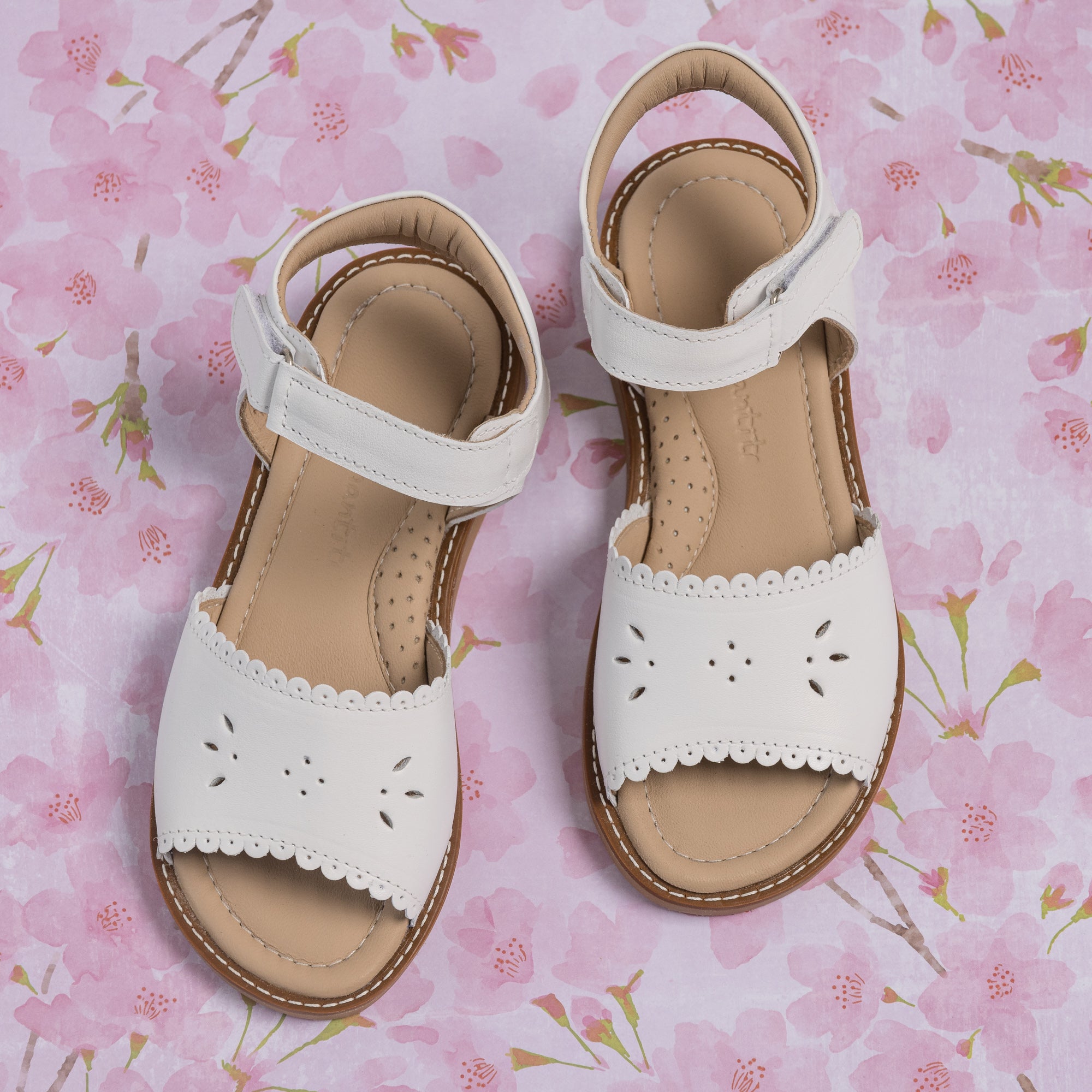 Beautiful baby sandals | Bling baby shoes, Baby girl sandals, Baby bling